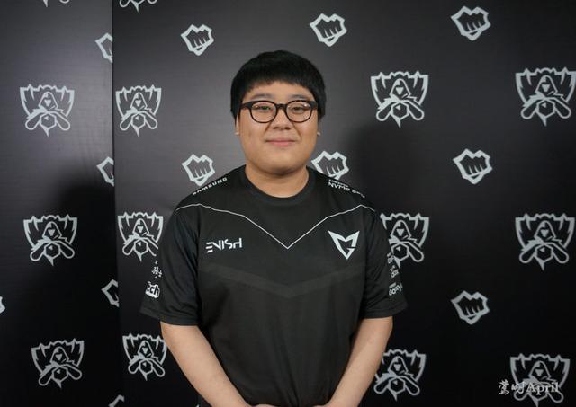 约6周的方 约6周的方