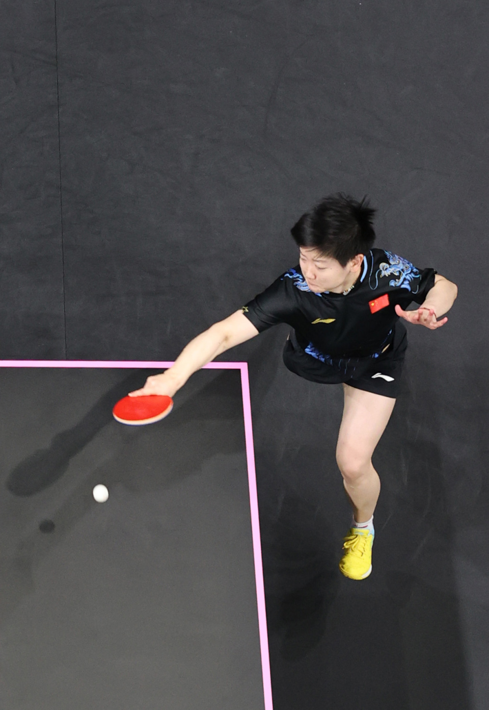 围绕他布置 围绕他布置