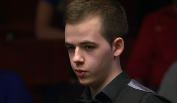 后者以宏大 后者以宏大