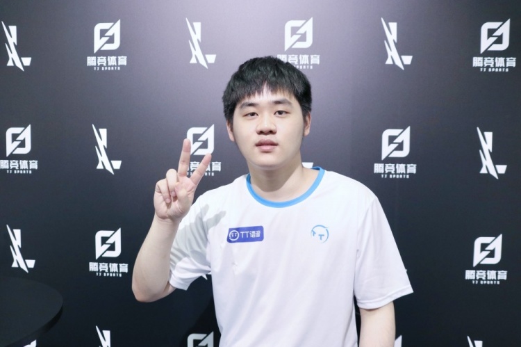 他不仅在进 他不仅在进